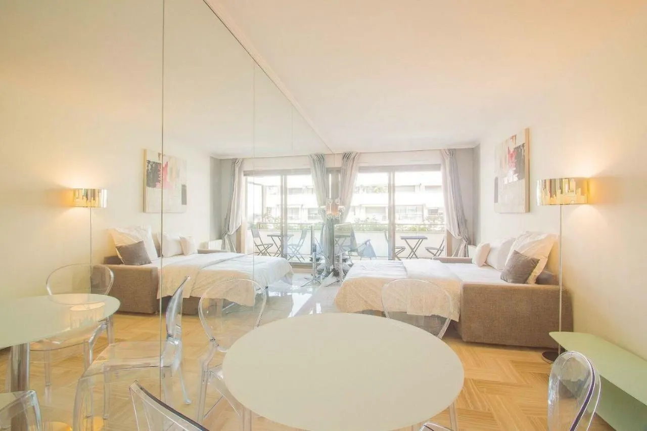 Cannes Conseil Immo, Grand Studio Terrasse Gray D'Albion Area -Four- Apartment