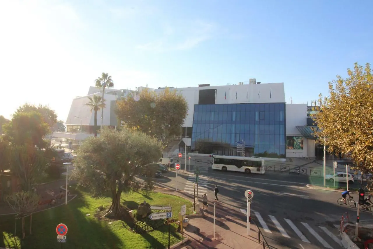 Cannes Conseil Immo, Grand Studio Terrasse Gray D'Albion Area -Four- Apartment 0*,  France